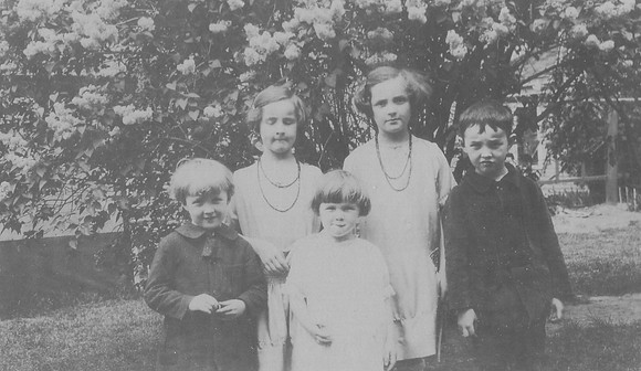 1924 - Pearl, Holly, Carl, Doris, Russell