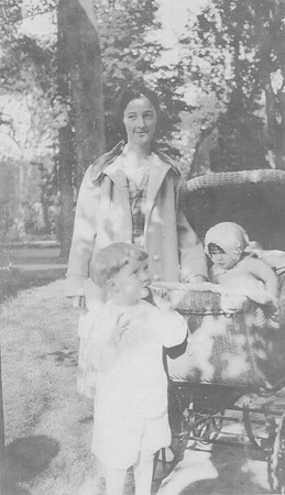 1921 - Annie with Doris & Carl